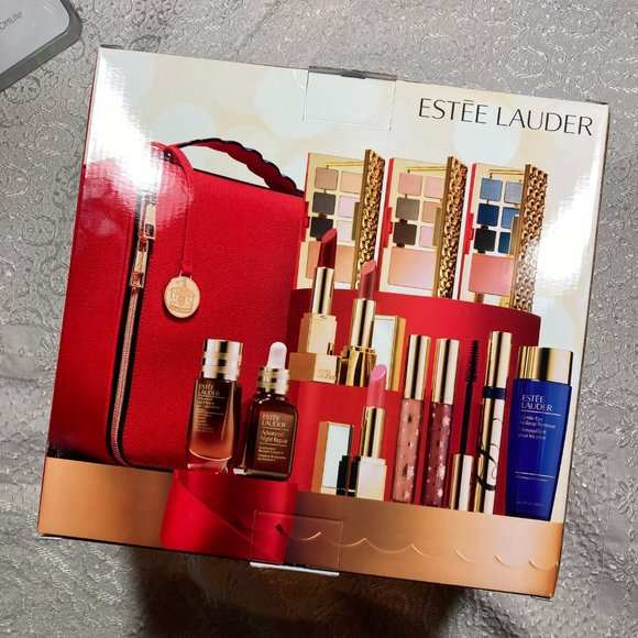 Estee Lauder 12 Full Size Favorites Gift Set - Picture 5 of 5